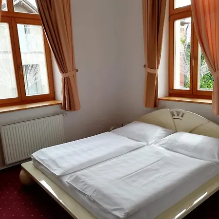 Sv. Florian Guest house Hlucin